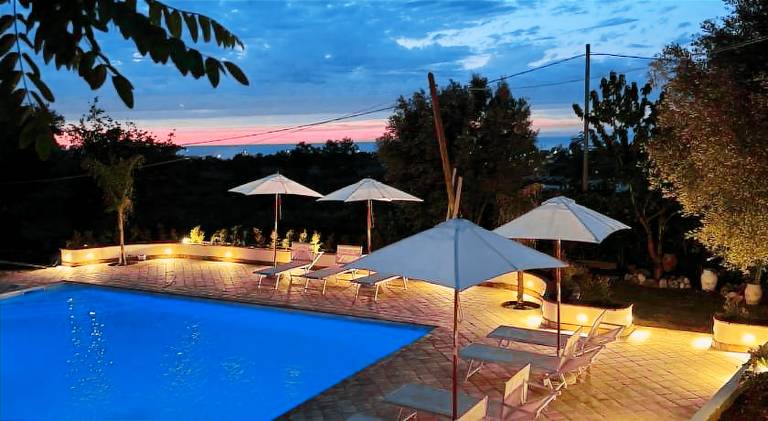 Wonderful villa with private pool, BBQ & yard | Pets allowed in Parghelia