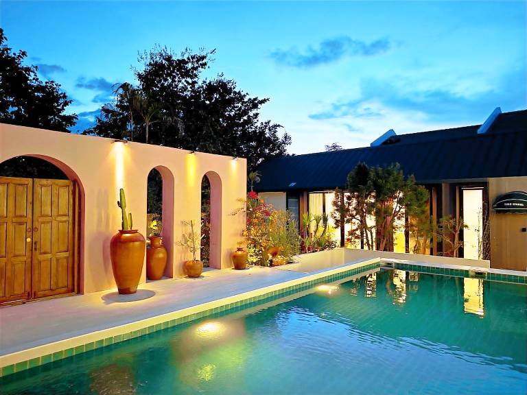 House with pool & jacuzzi in Mae Rim
