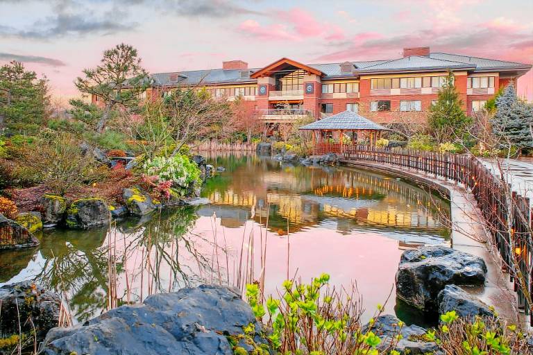 Best Western Premier Boulder Falls Inn in Lebanon, OR