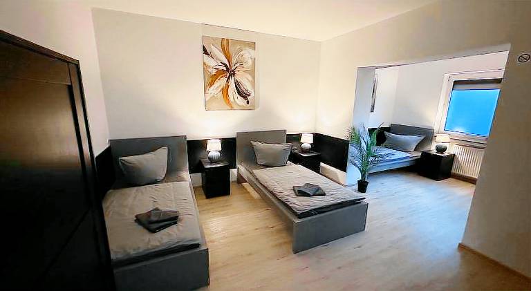 Apartment with garden, sauna & BBQ in Siegburg