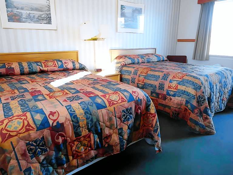 Kingsway Inn in Thunder Bay, ON