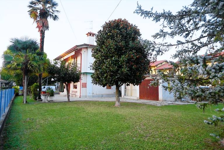 Apartment 'Oliva's House' with Private Garden, Wi-Fi and Air Conditioning — photo 4