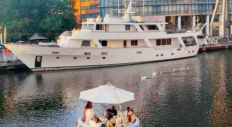 Boat | Pet-friendly in London, KY