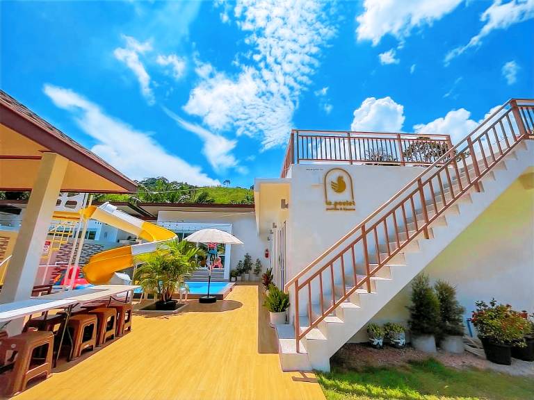 Le poulet poolvilla khanom in Khanom
