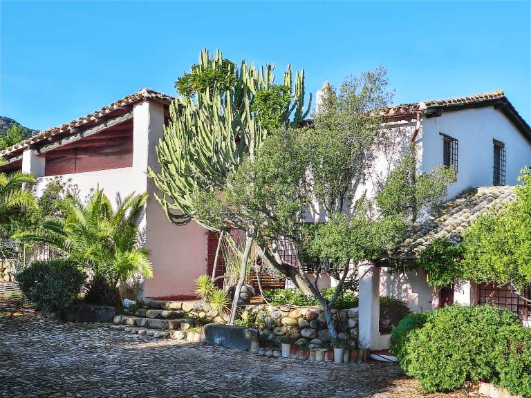 Fully equipped spacious villa with grill, patio & garden | Beach view | Good for workation | Pet-friendly — photo 2