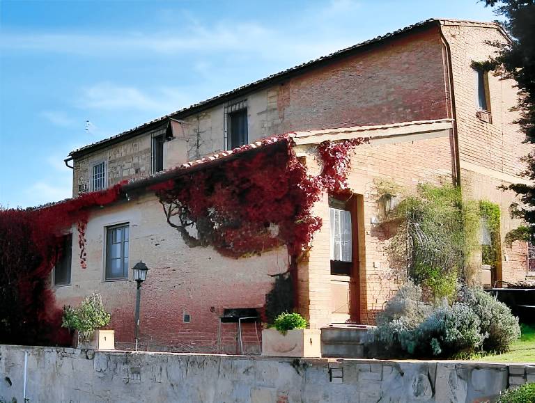 Farm with pool, grill & yard in Montepulciano