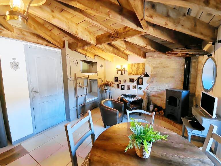 Child-friendly house with pool, hot tub & terrace | Garden view | Pet-friendly — photo 4