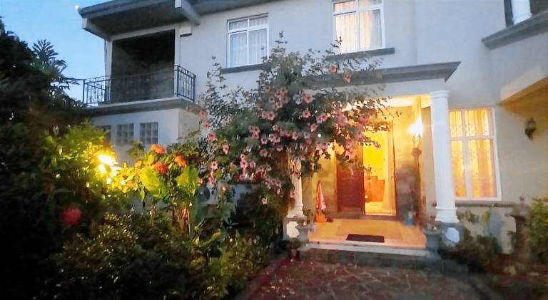 372 m&sup2; Villa
