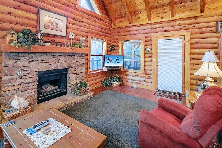 Cabin with private pool — photo 2