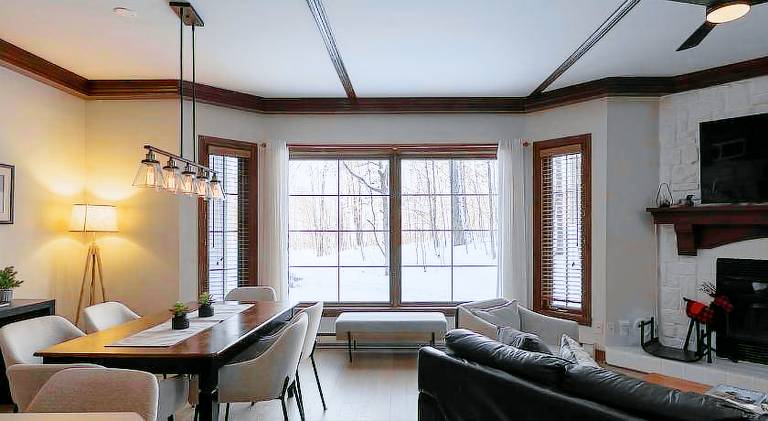 Apartment with pool in Mont-Tremblant, QC