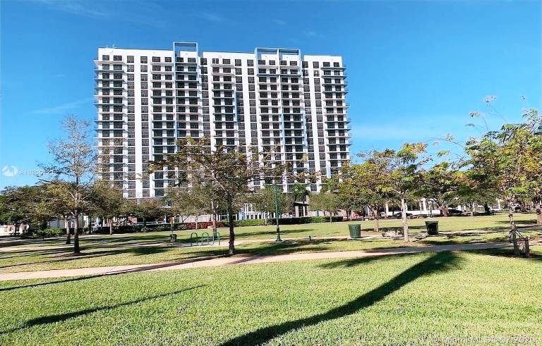 Condo  Hialeah Gardens