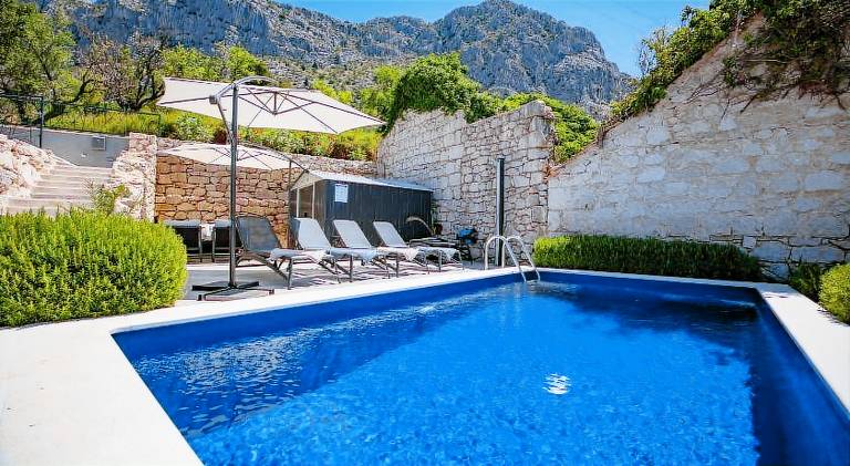 Pleasant villa with pool | Pets allowed — photo 3