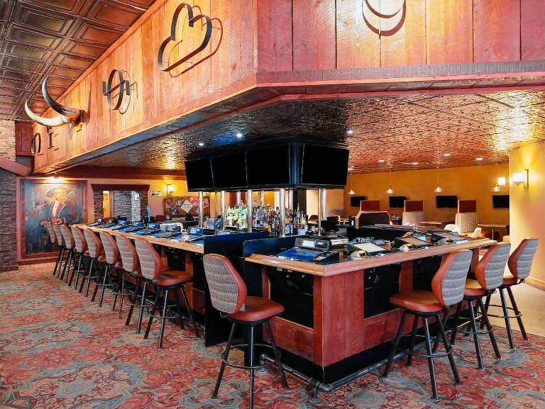 Ramada by Wyndham Elko Hotel at Stockmen's Casino — photo 2