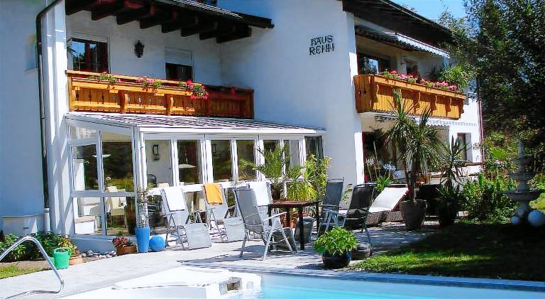 Holiday apartment with pool | Pets allowed in Berchtesgaden