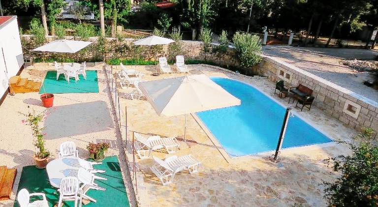 Holiday apartment with barbecue, pool & terrace — photo 4