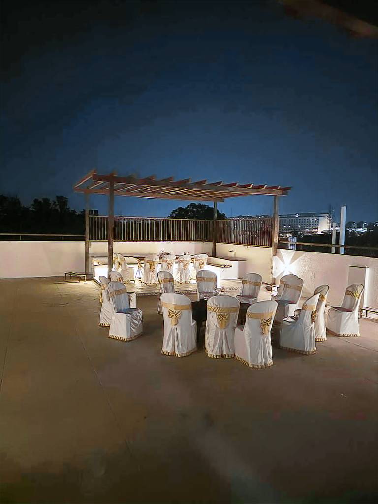 House with patio — photo 4