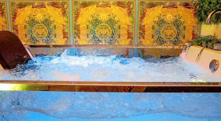 Luxury Love Room Spa Whirlpool Jacuzzi — photo 5