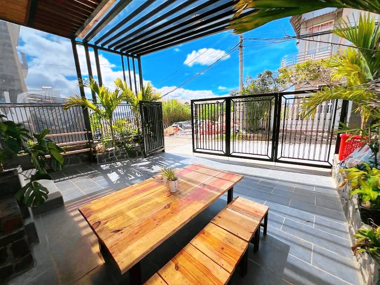 Rental apartment with hot tub, barbeque & yard | Suitable for remote work | Pet-friendly — photo 5