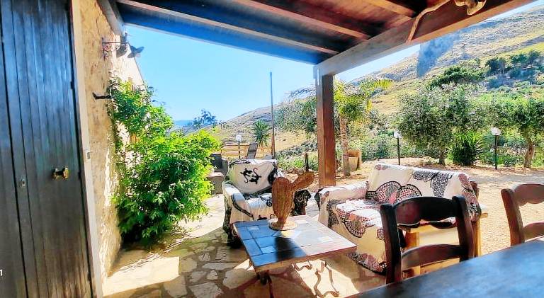 Vacation home with pool — photo 4