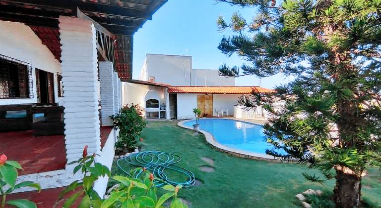 Vacation home with pool — photo 4