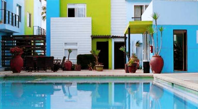 Apartment with pool — photo 3