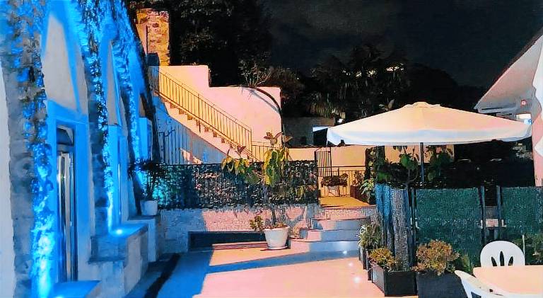 House with pool, terrace & yard — photo 3