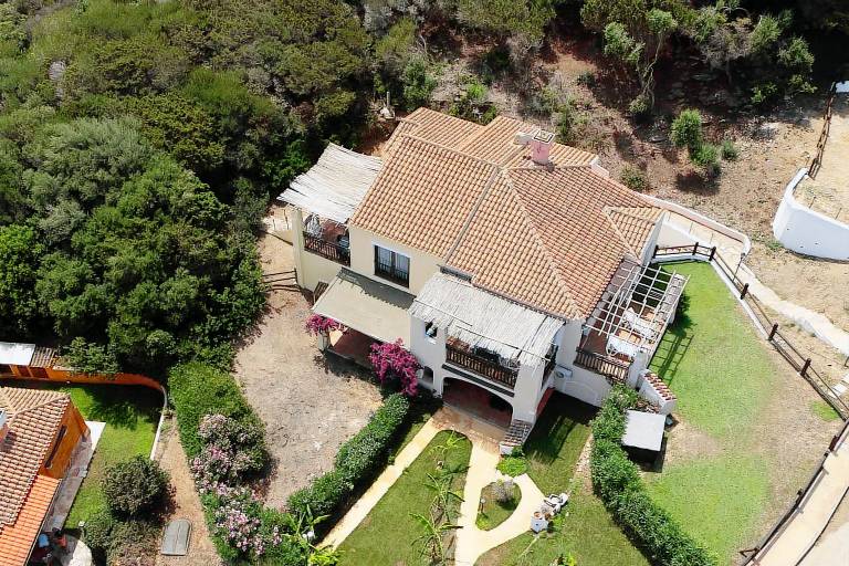 Villa with barbecue & yard | Garden view — photo 3
