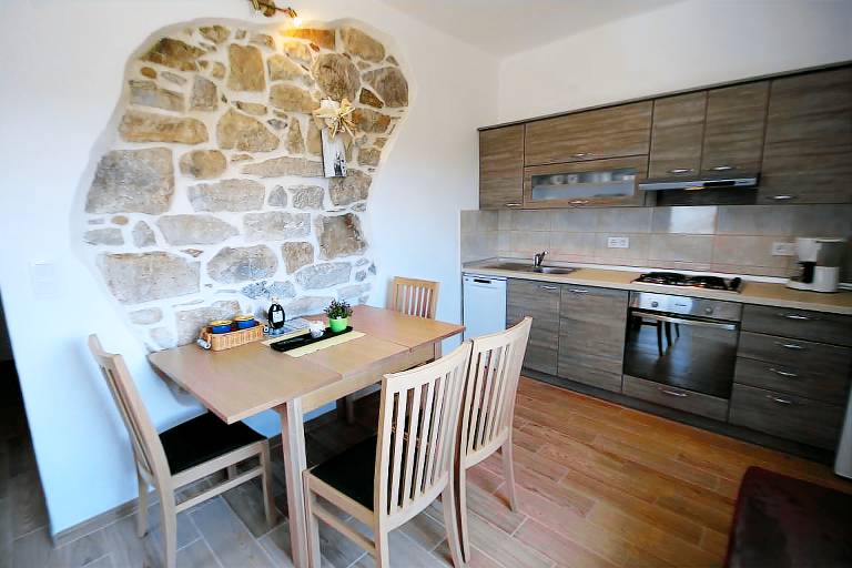 Fully equipped holiday apartment with garden, pool & patio | Sea view | Next to the beach | Pets allowed — photo 3