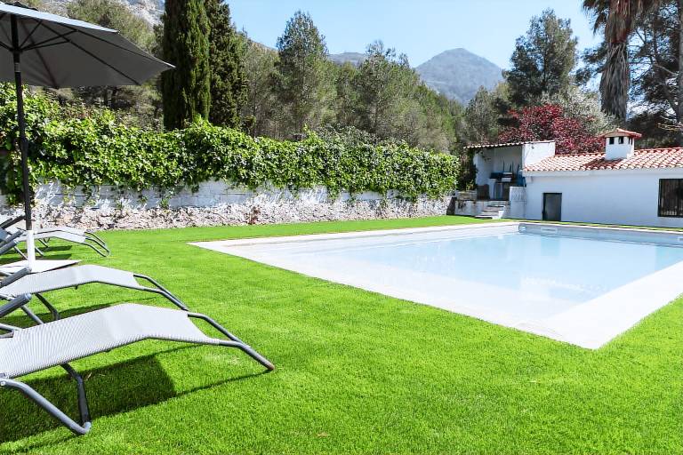 Villa with private pool, BBQ & garden — photo 2