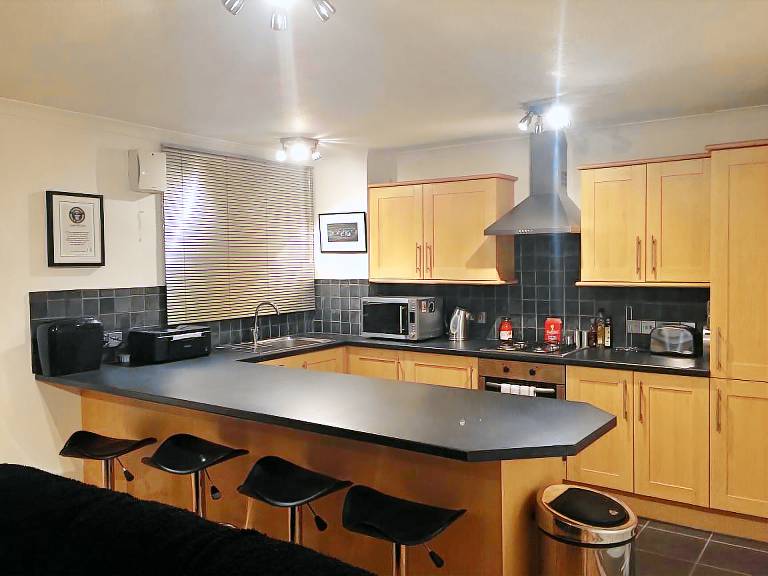 Apartment Walton-on-Thames