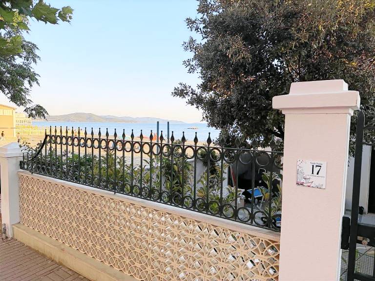 Villa with barbecue, patio & garden | Panoramic view — photo 3