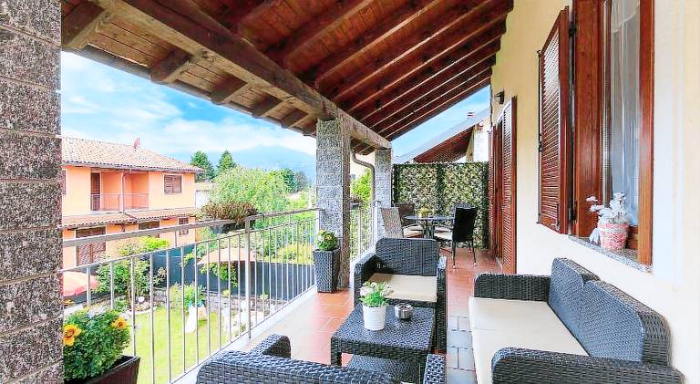 House with jacuzzi — photo 2
