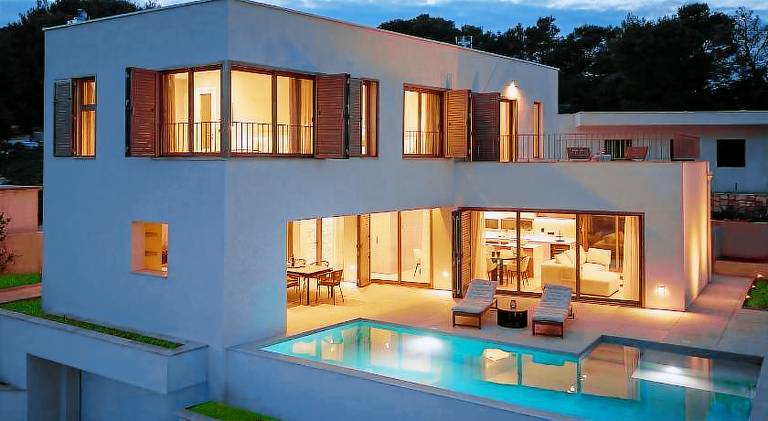 Villa with pool in Supetar