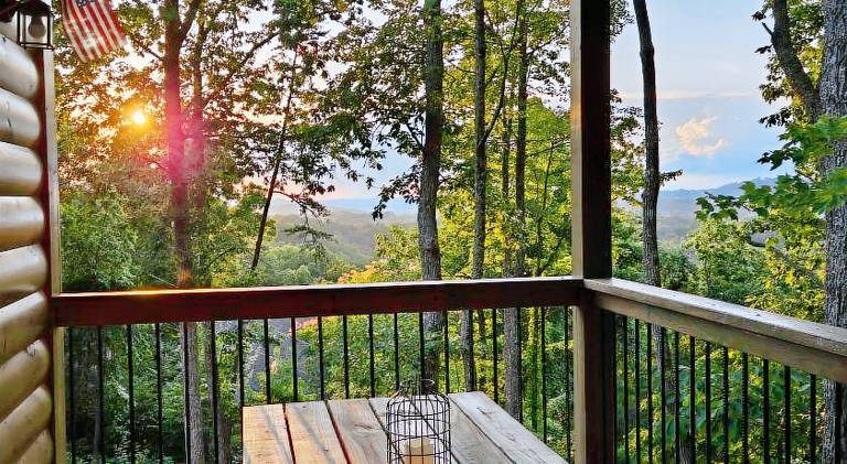 Lovely house with hot tub | Pet-friendly in Sevierville, TN