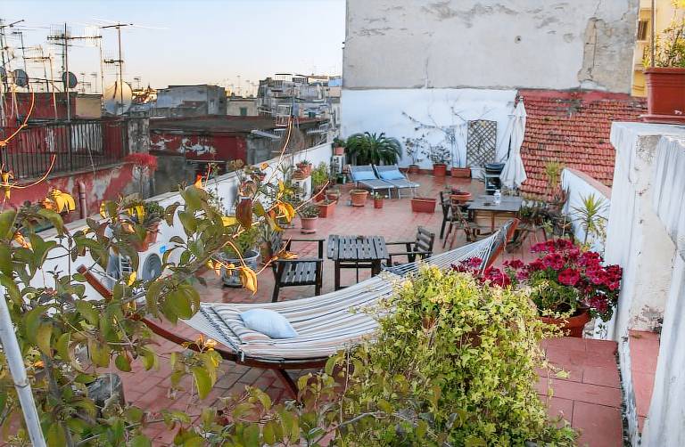 Bed and breakfast  Naples