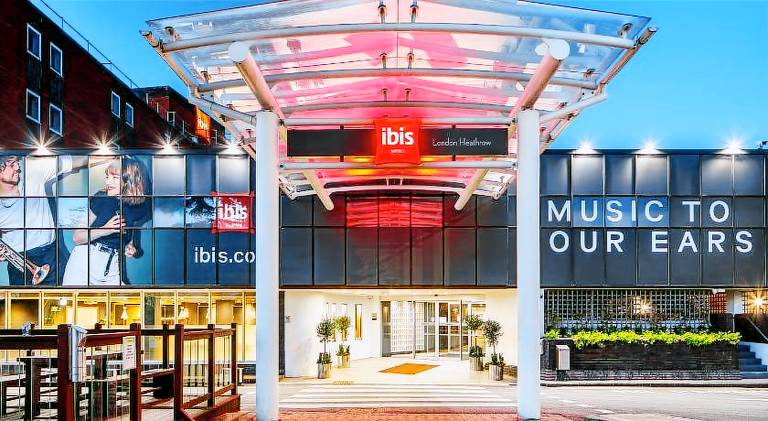Ibis London Heathrow Airport — photo 5