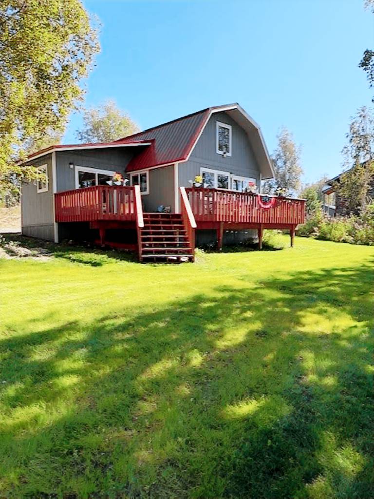 House  Willow Lake