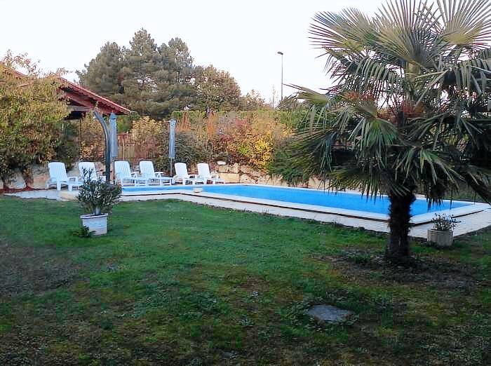 Chalet with private pool, garden & barbecue | Garden view — photo 3