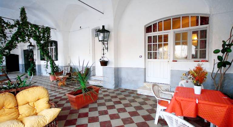 Beautiful vacation home with patio, grill & yard | Dogs allowed — photo 4