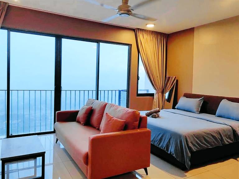 Gem&uuml;tliches Studio in Shah Alam mit Bergblick