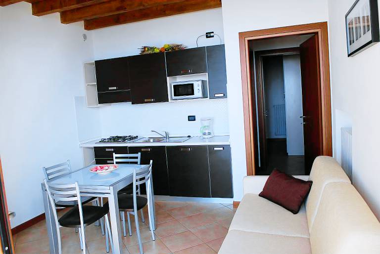 Rental apartment with yard, pool & terrace — photo 5