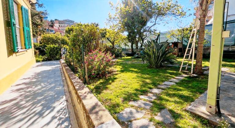 Apartment with BBQ & yard — photo 5
