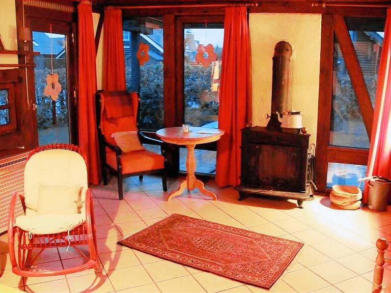 House with patio — photo 4