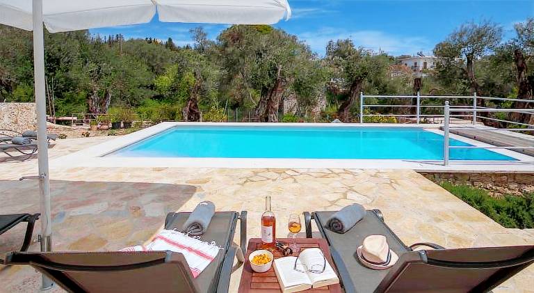 Villa with pool | Pets allowed — photo 4