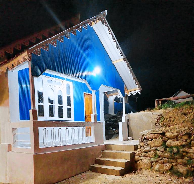 Charming villa with yard, pool & barbecue | Water view | Good for workation | Pets allowed — photo 4