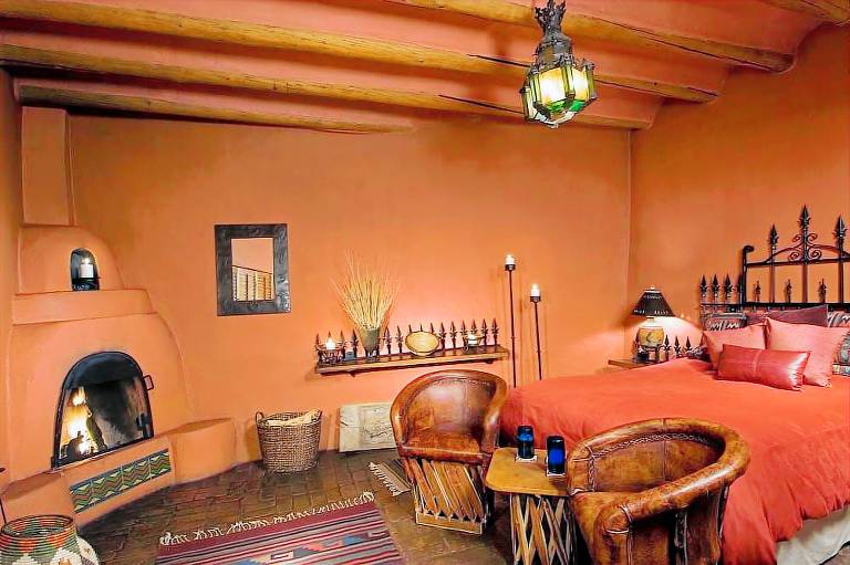 Bed and Breakfast in Taos from 104 HomeToGo