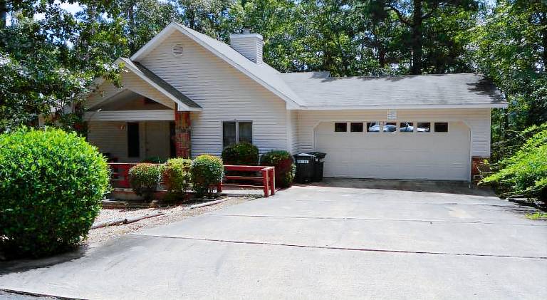 House with 3 rooms for 8 persons in Hot Springs, AR