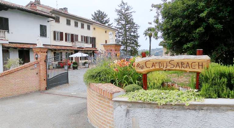 Apartment with yard & grill in Canelli