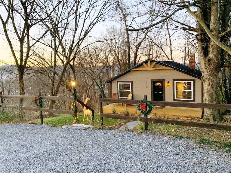 Cabin  Bristol
