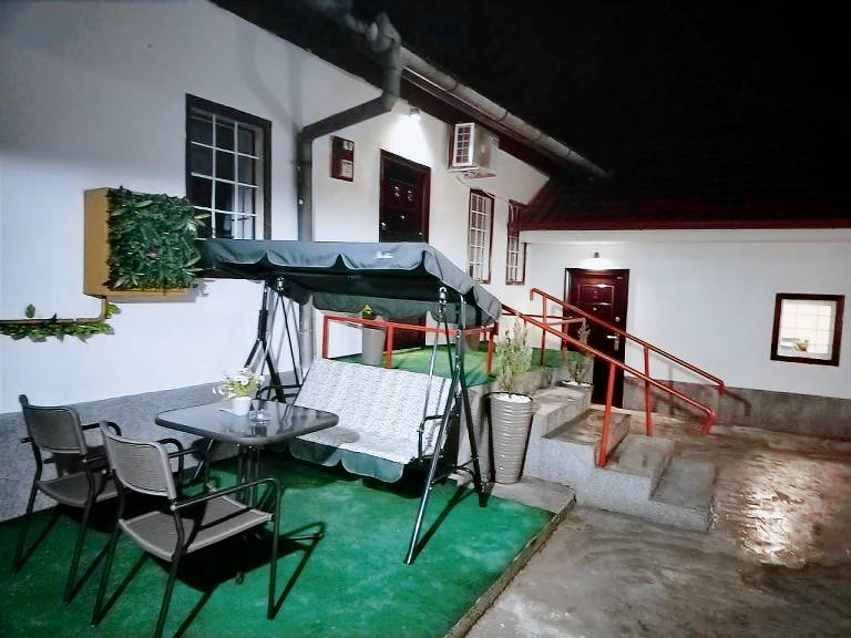 House with garden & patio | Perfect for remote work | Pets allowed in Sarajevo